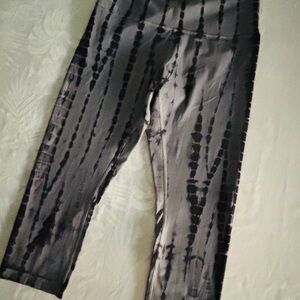 🍋 LULULEMON WUNDER UNDER CROPPED LEGGINGS